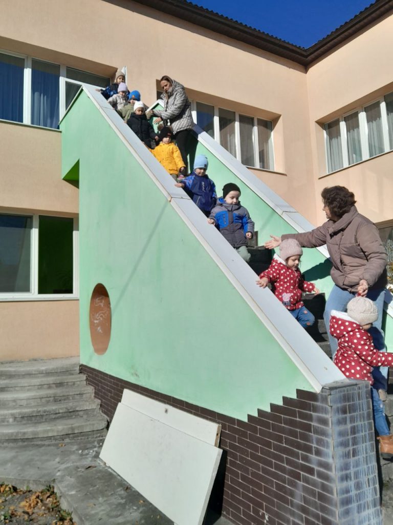 photo_5467897378657925945_y