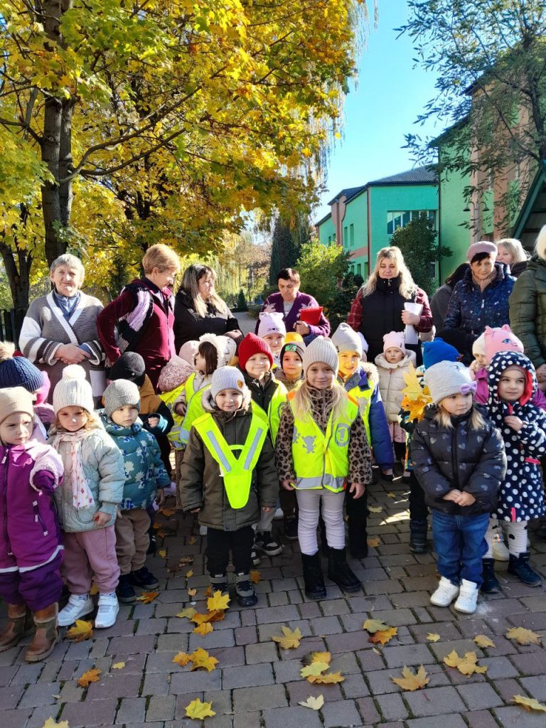 photo_5467897378657925947_y