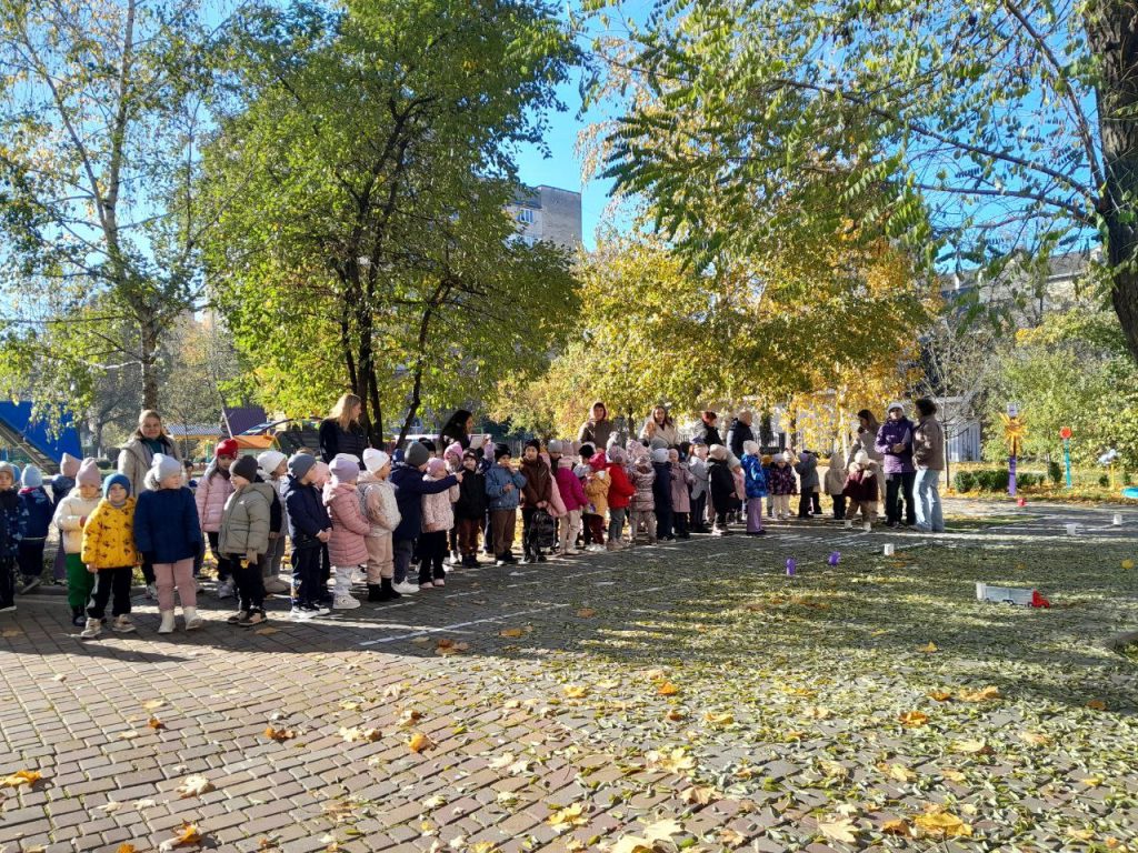 photo_5467897378657925960_y