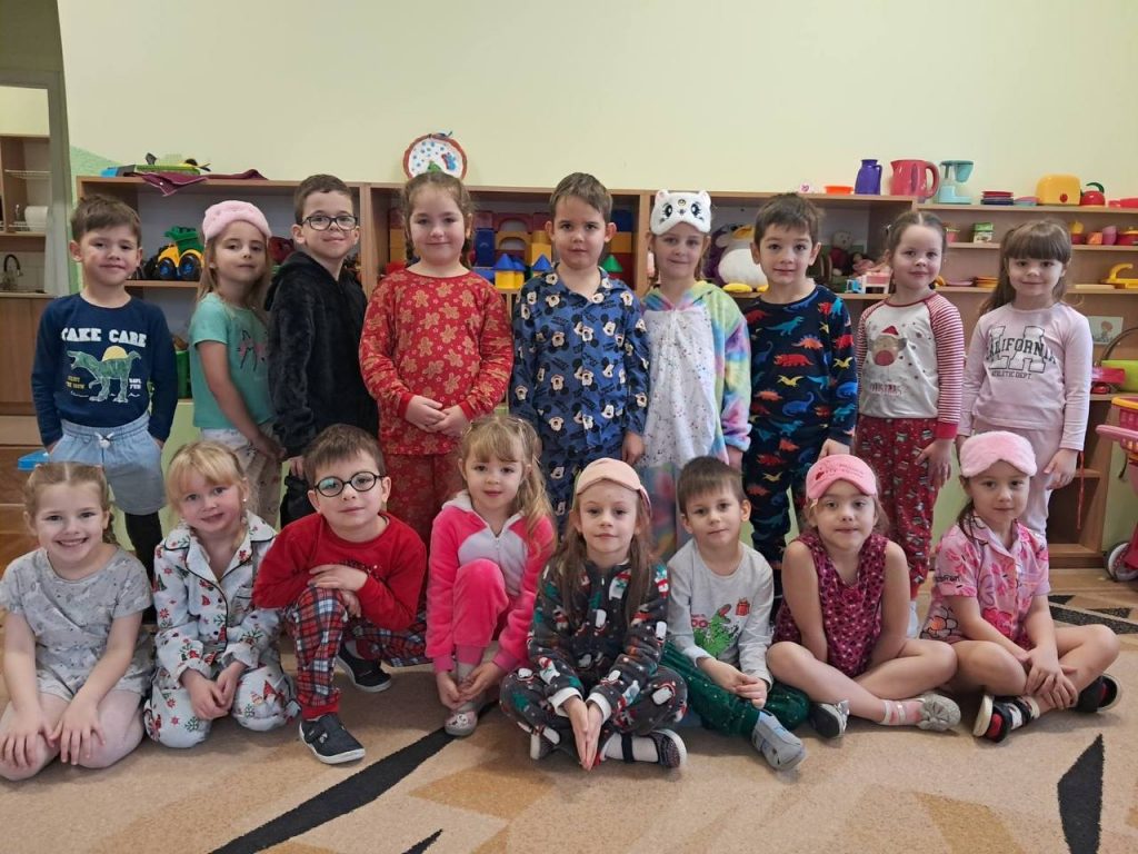 photo_5305775209484847960_y