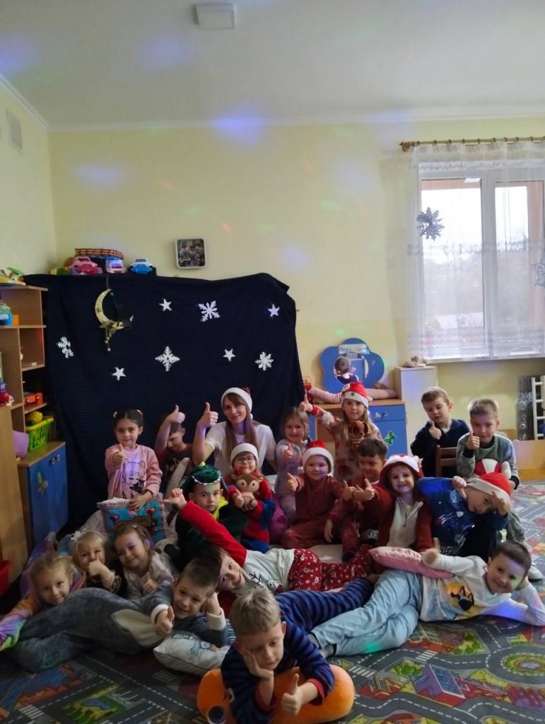 photo_5305775209484847962_y