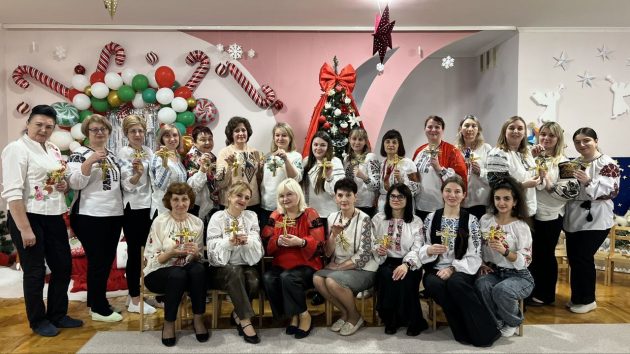 photo_5463424750043466607_y