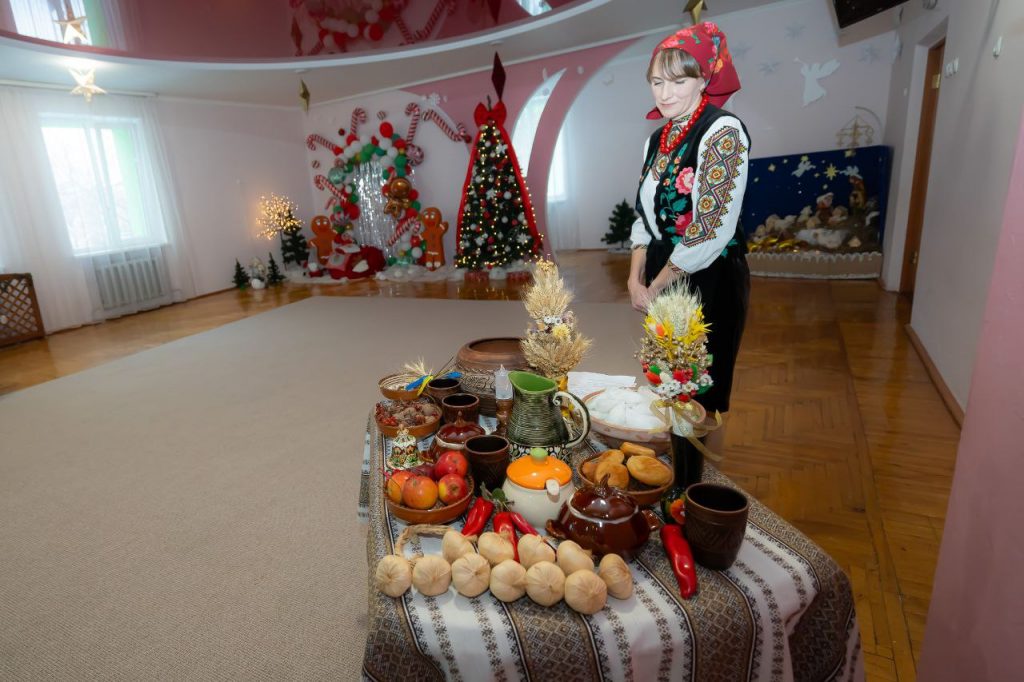 photo_5463424750043466642_y