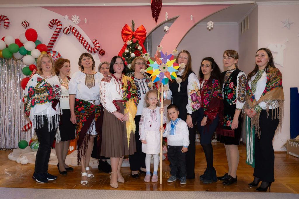 photo_5463424750043466665_y