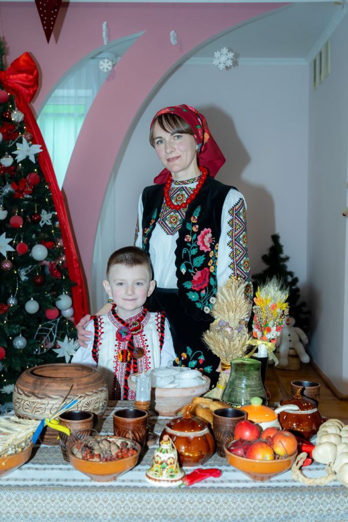 photo_5463424750043466668_y