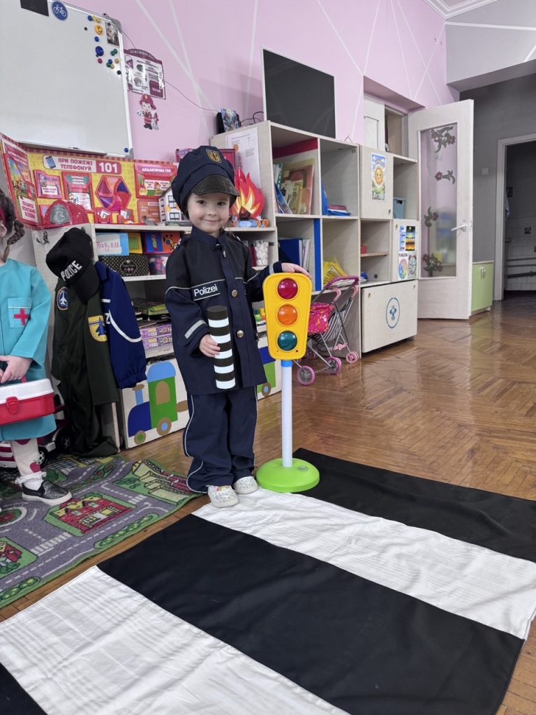 photo_5239951820606609726_y