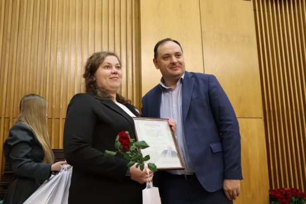 photo_5262567056803043144_y