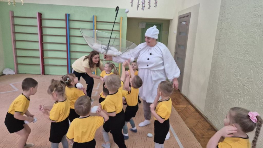 photo_5467922723263679532_y