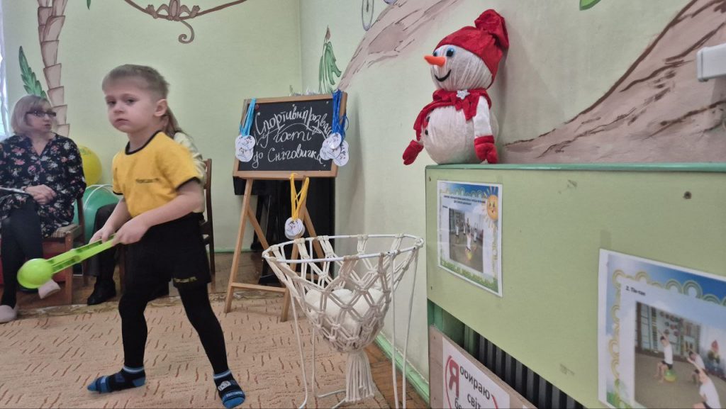 photo_5467922723263679535_y