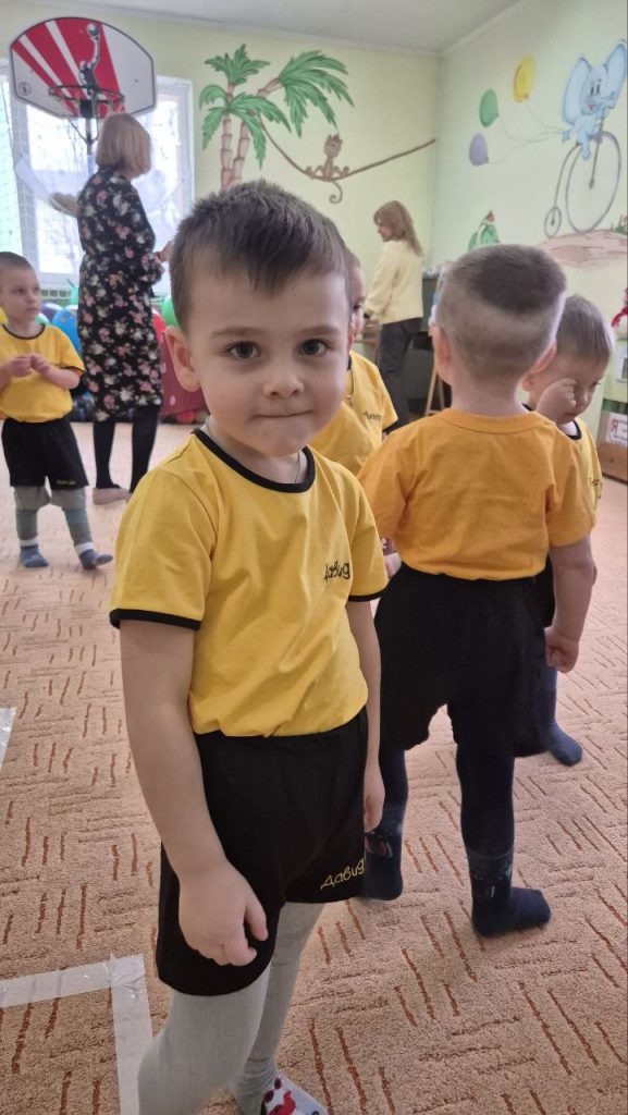 photo_5467922723263679538_y