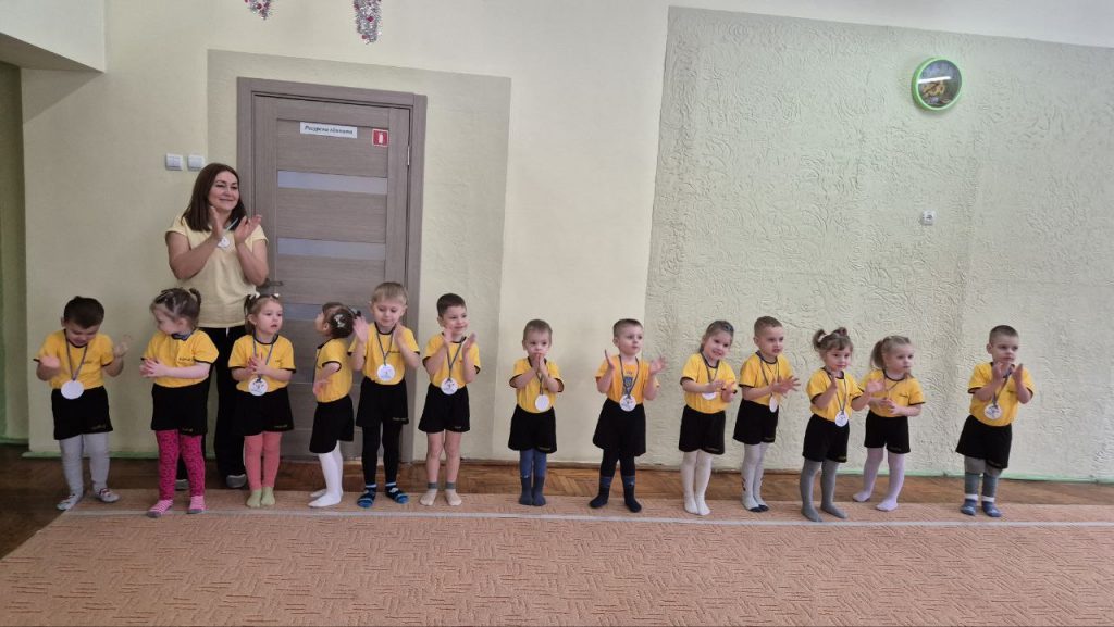 photo_5467922723263679539_y