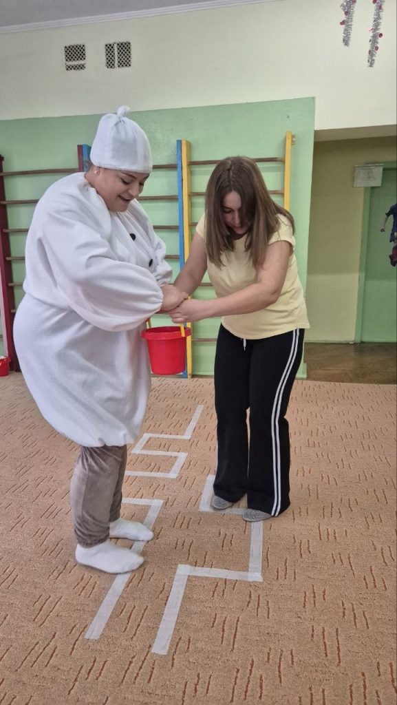 photo_5467922723263679542_y