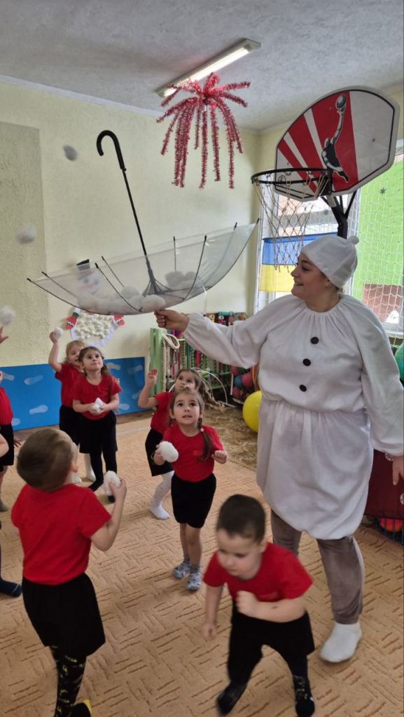 photo_5467922723263679751_y