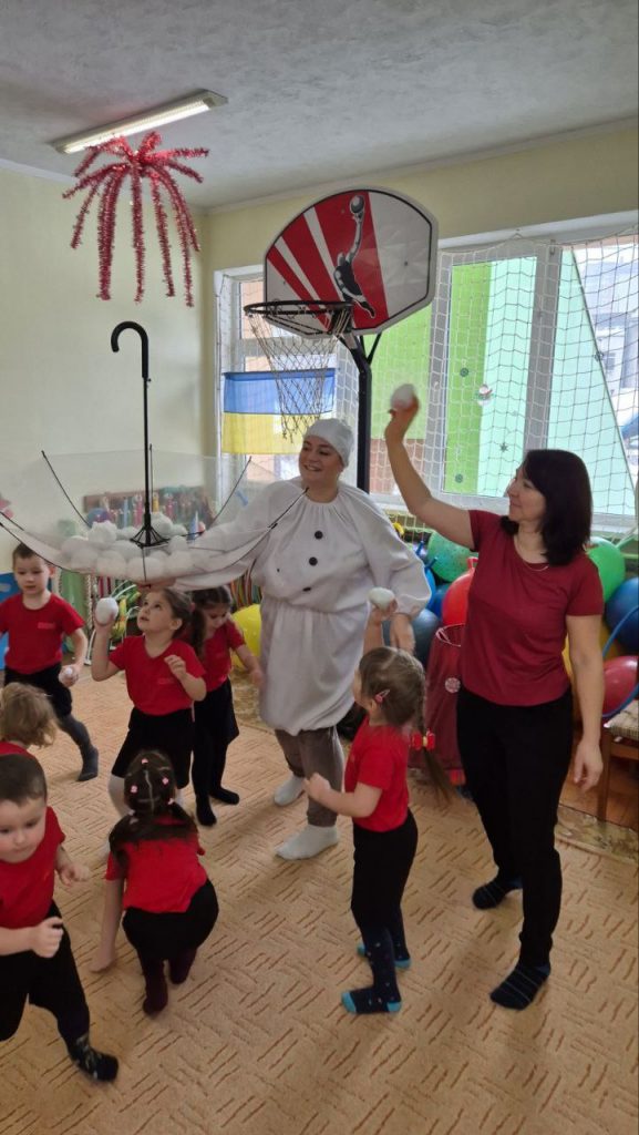 photo_5467922723263679752_y