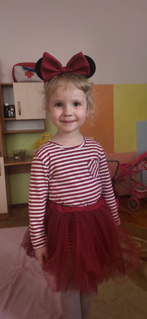 photo_5348321069619684474_y