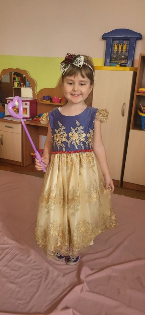 photo_5348321069619684476_y