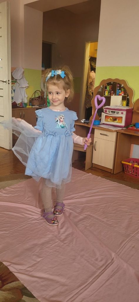 photo_5348321069619684477_y