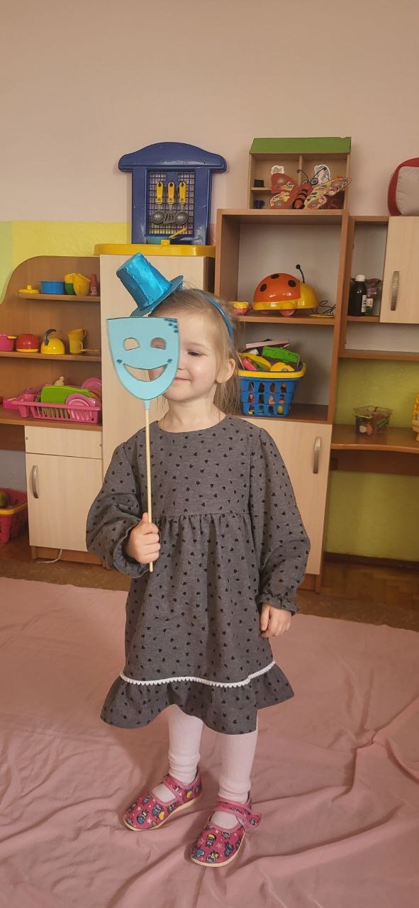 photo_5348321069619684478_y