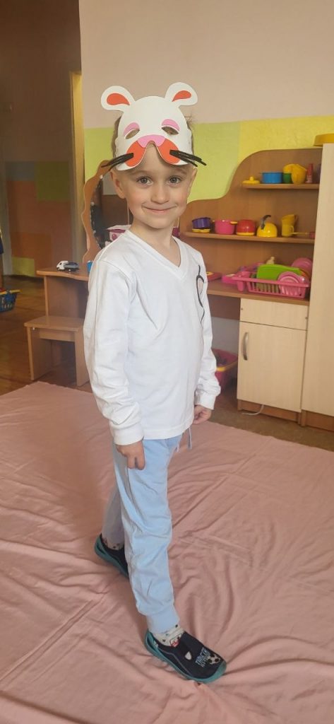 photo_5348321069619684479_y