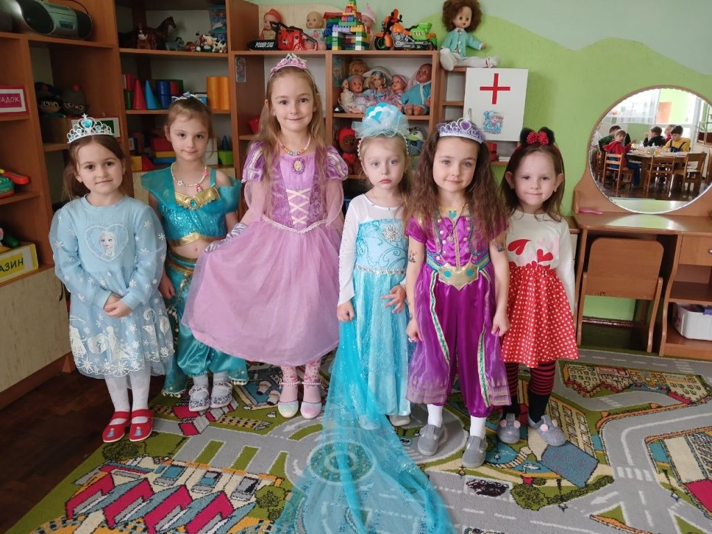 photo_5352661417540130168_y