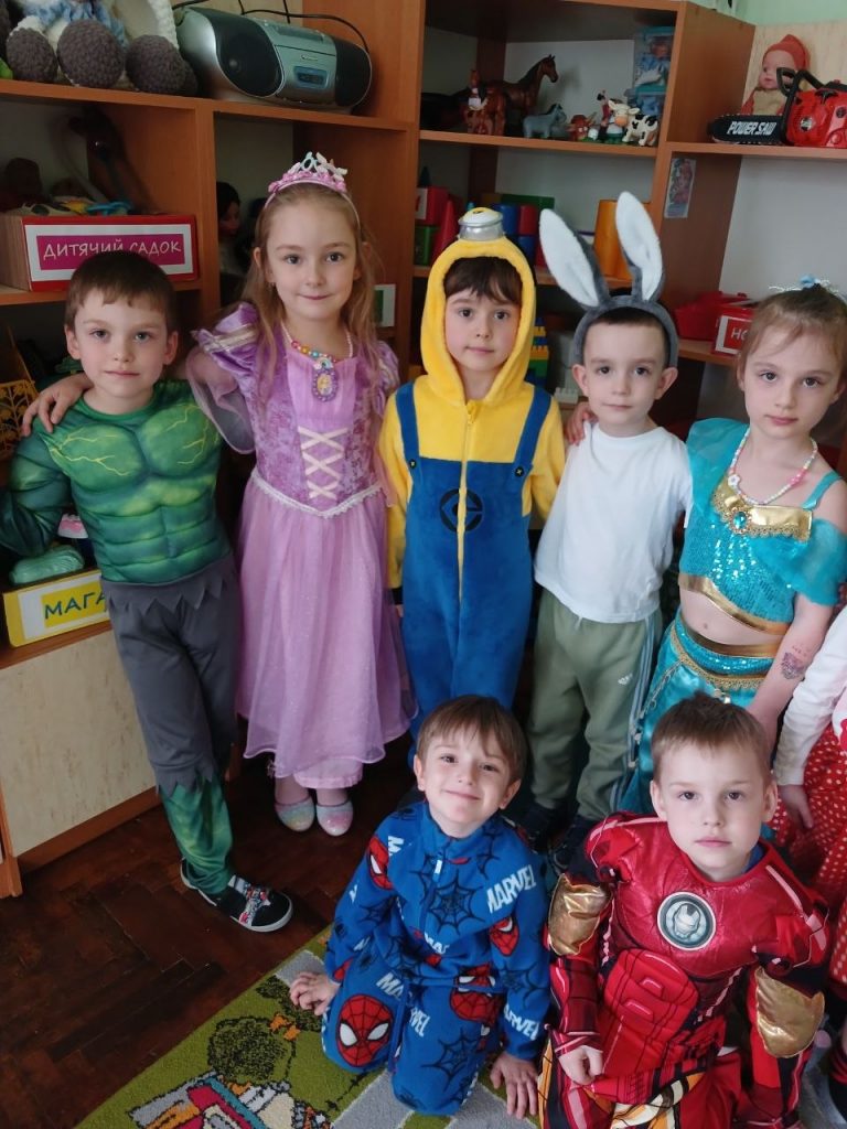 photo_5352661417540130172_y