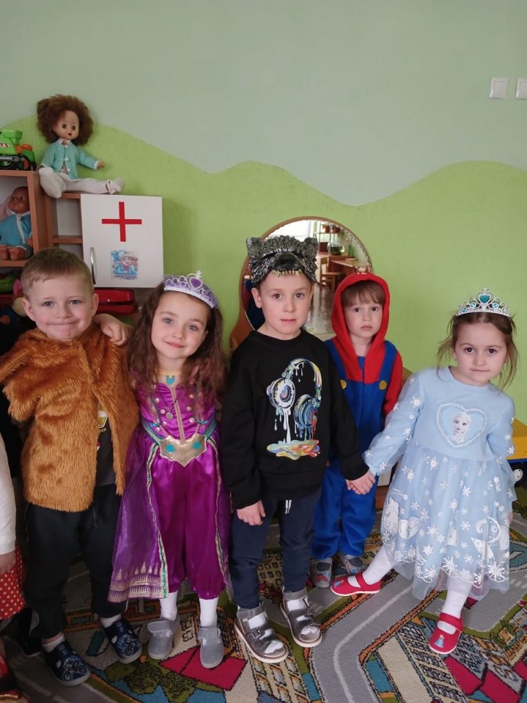 photo_5352661417540130173_y