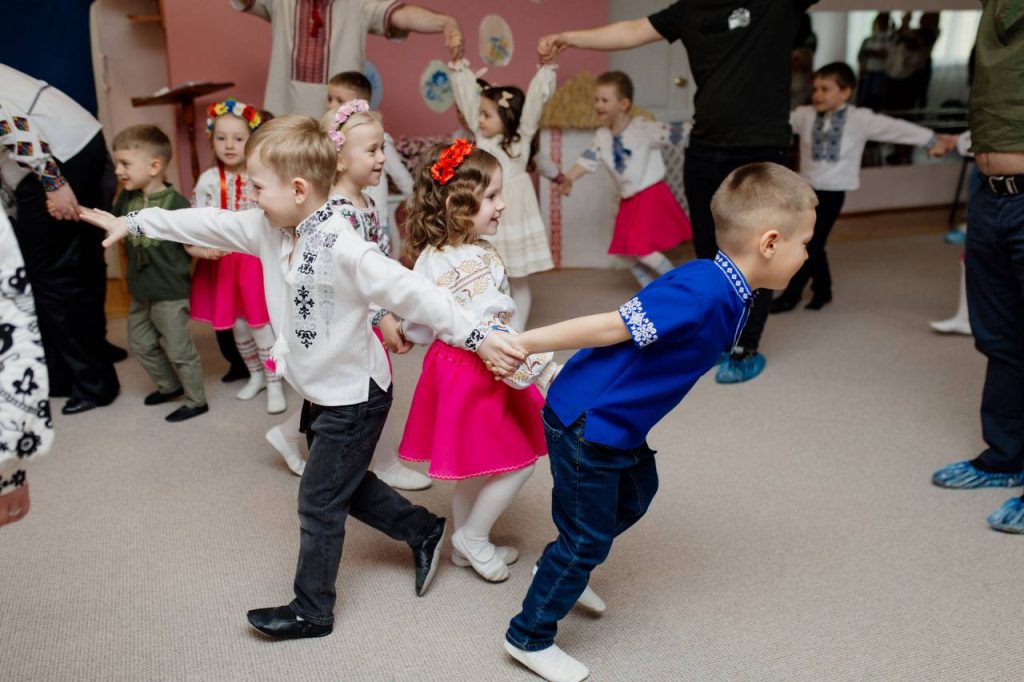 photo_5377430347907274213_y