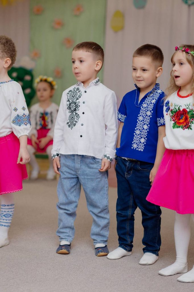 photo_5377430347907274215_y