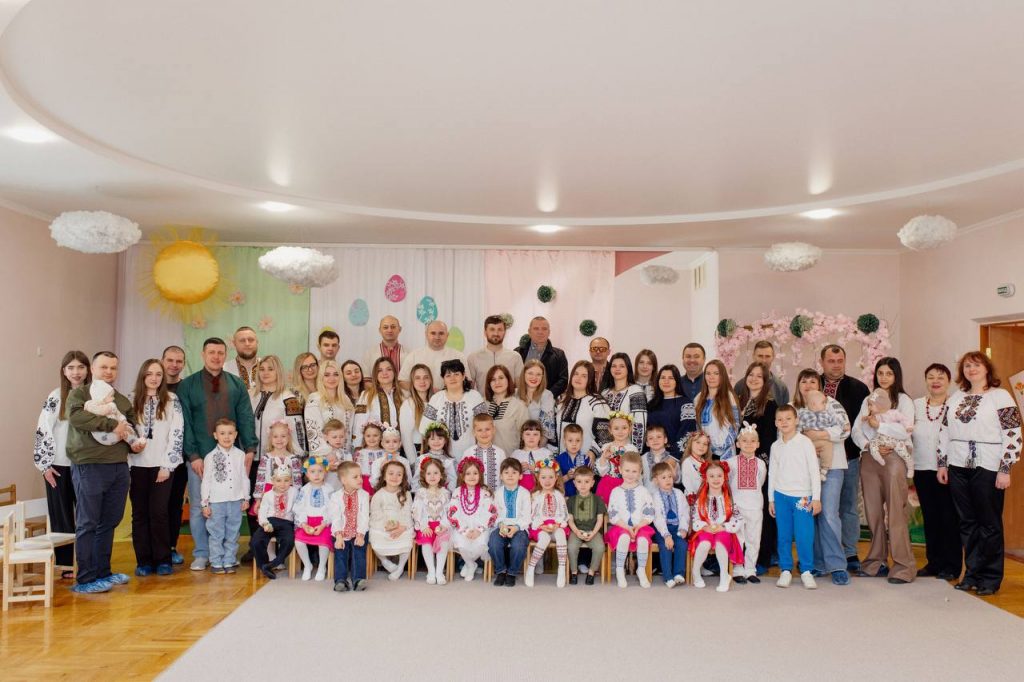 photo_5382323209010617848_y